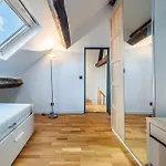 Triplex Belle Epoque Hypercenter * מלון