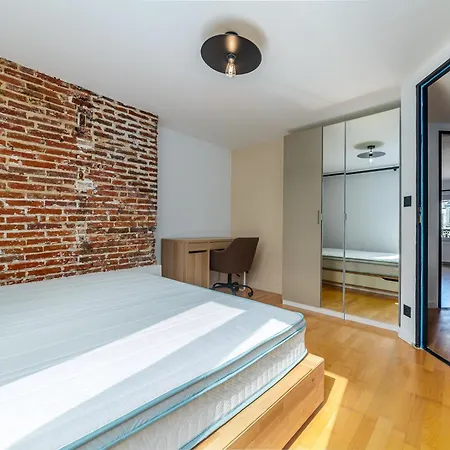 Charming Triplex Hypercentre Ferienhaus